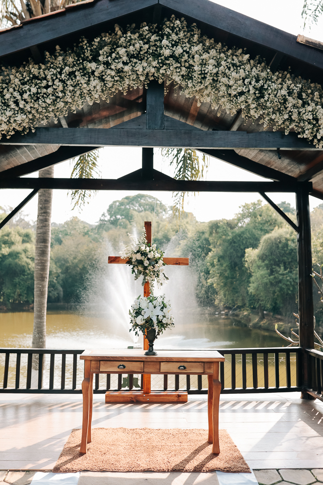 decoração-cerimonia-casamento-externo-cruz