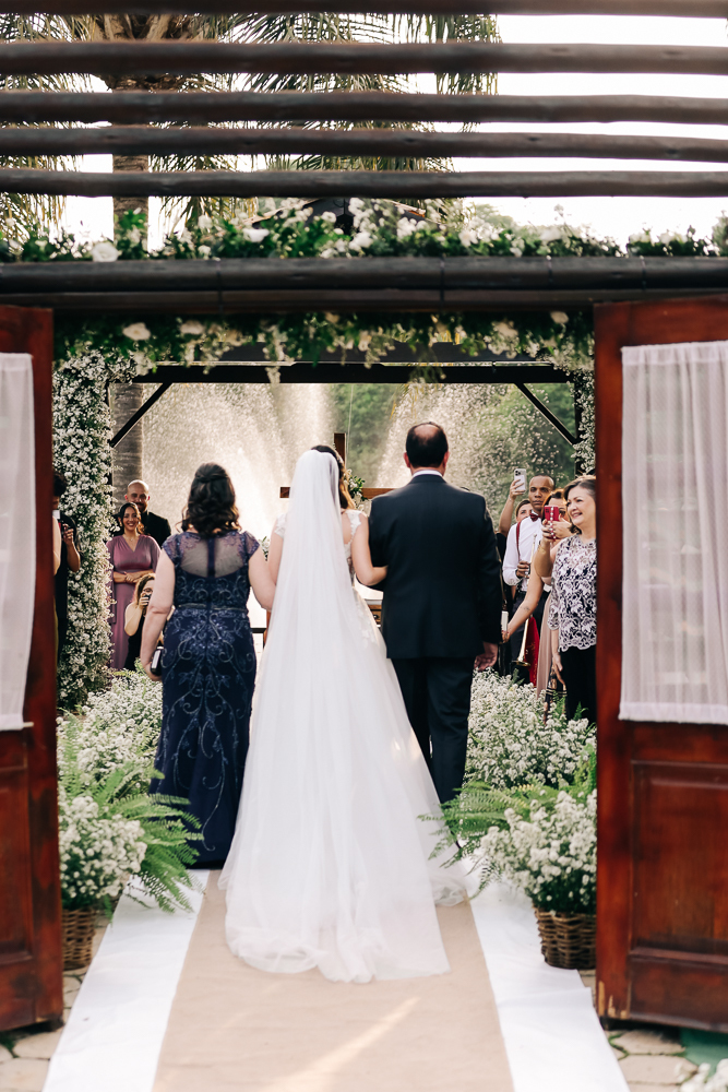 noiva-carro-classico-entrada