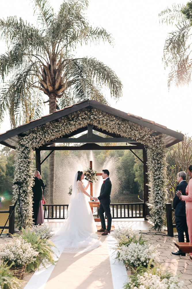 noiva-carro-classico-entrada