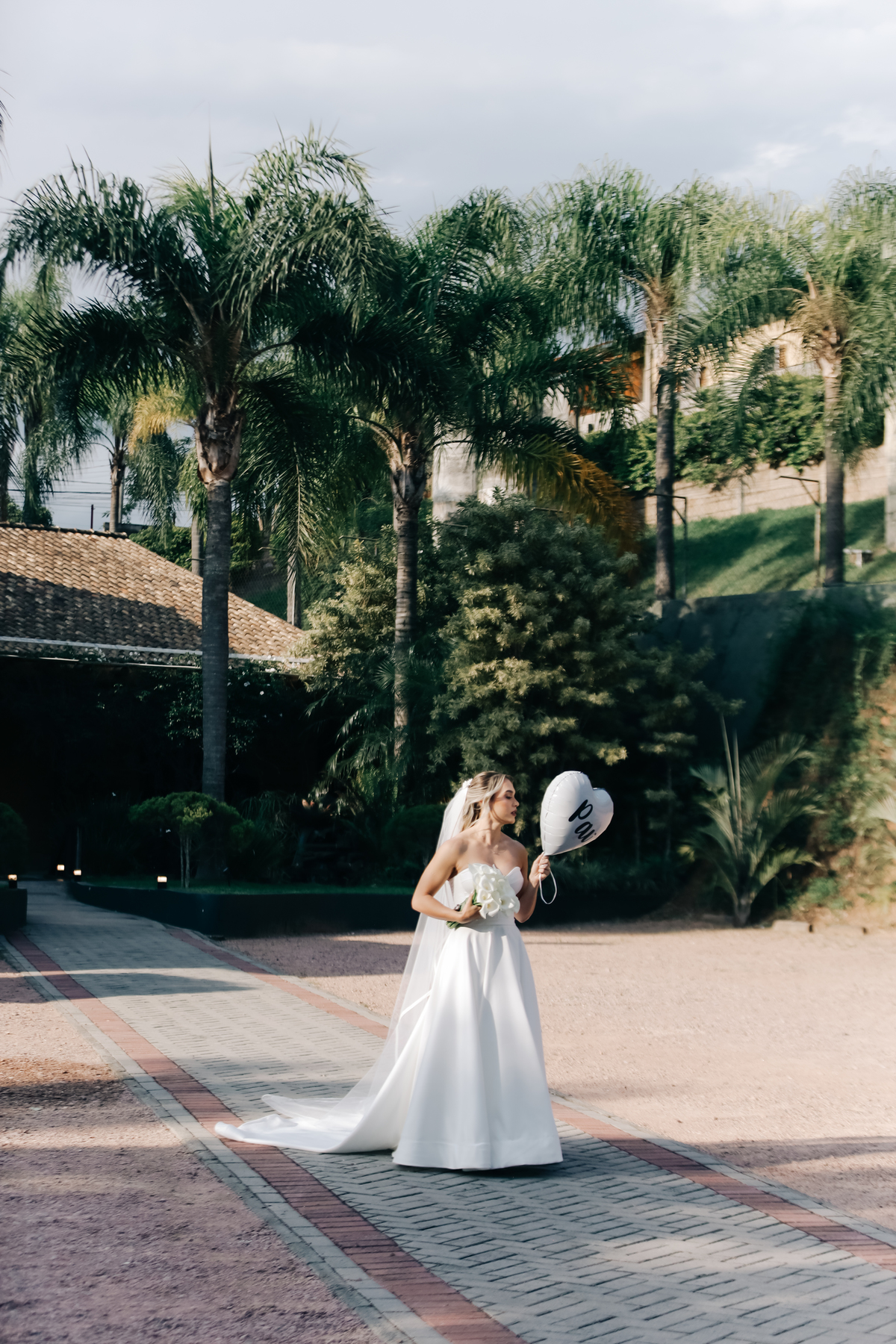 entrada-noiva-balão-pai