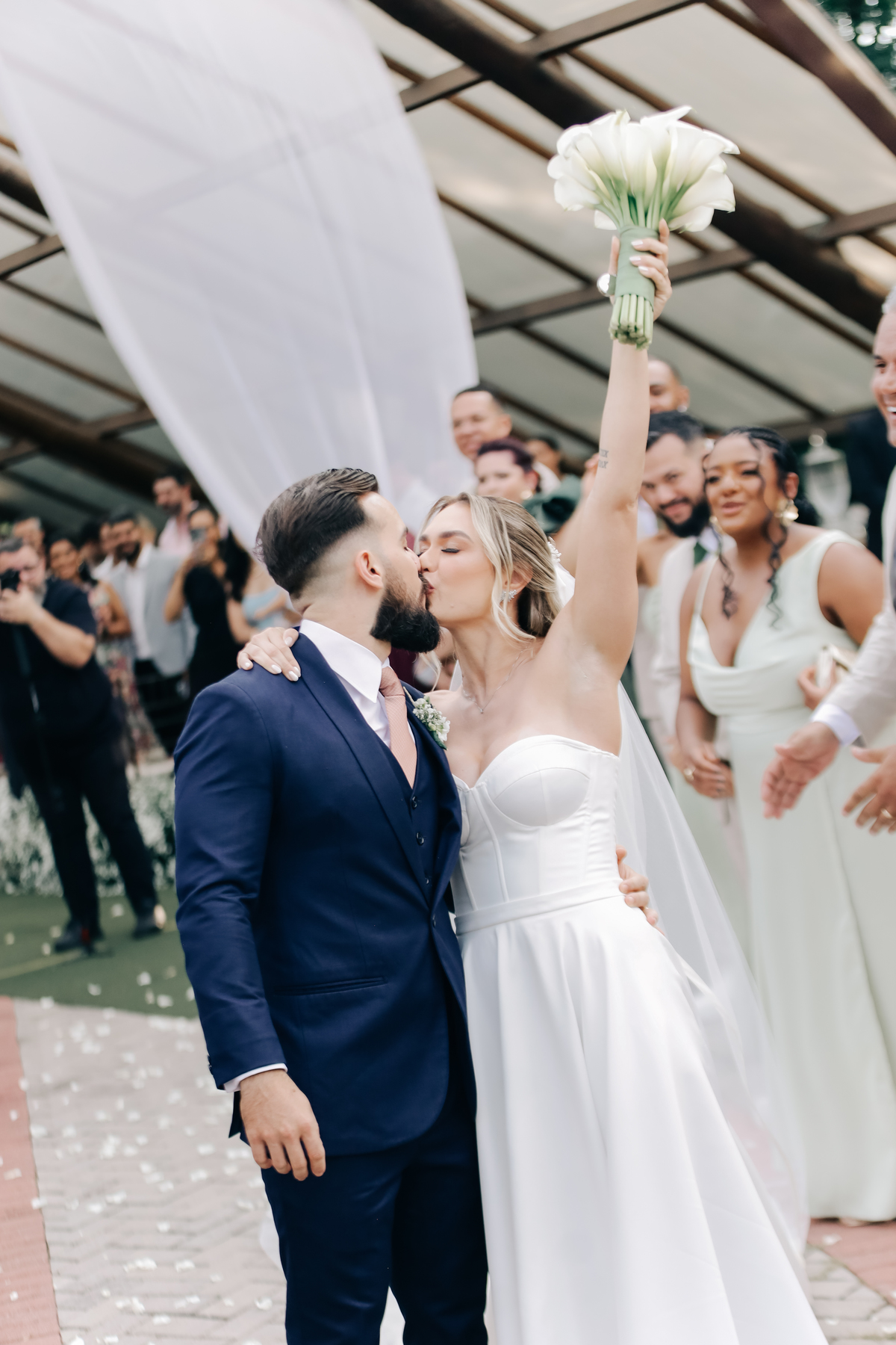 saida-dos-noivos-casamento