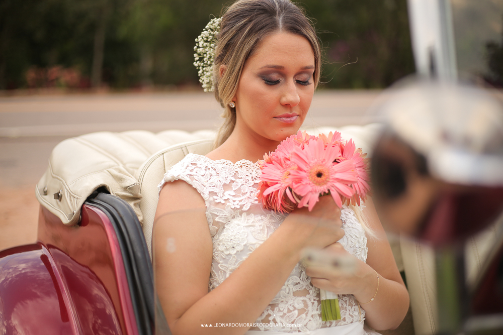 noiva no carro - foto da noiva no carro - noiva classica