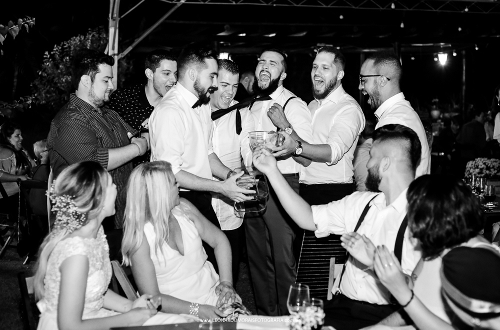 cortar-a-gravata-no-casamento