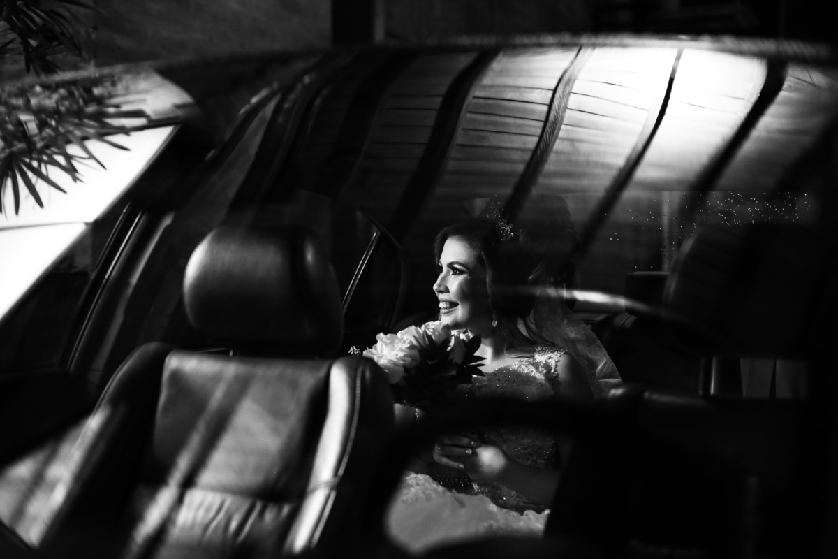 cerimonia vinhedo - casamento kratos vinhedo - noiva no carro