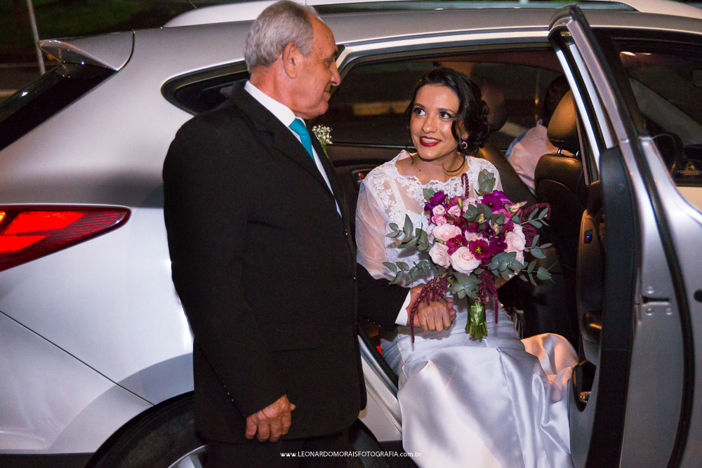 noiva no carro - casamento campinas