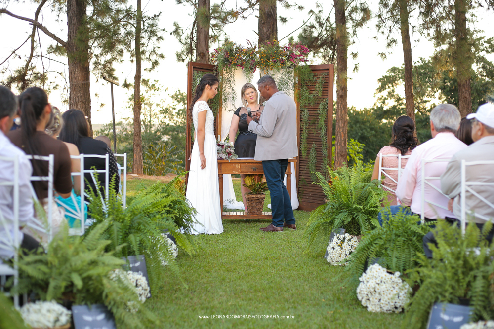 casamento vinhedo ao ar livre - cerimonia de dia