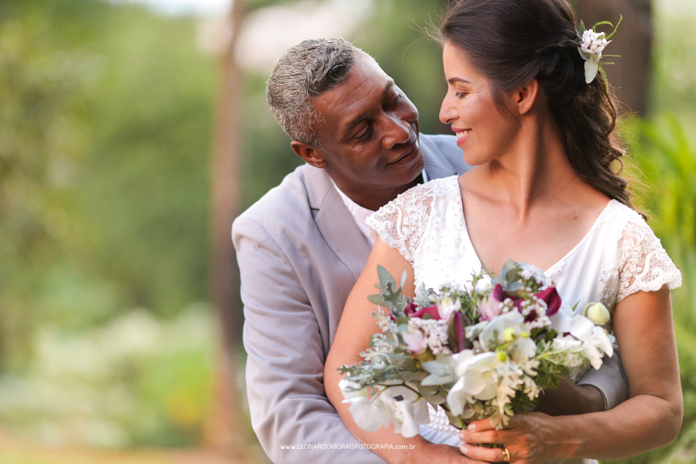 casamento vinhedo ao ar livre - cerimonia de dia - buque da noiva