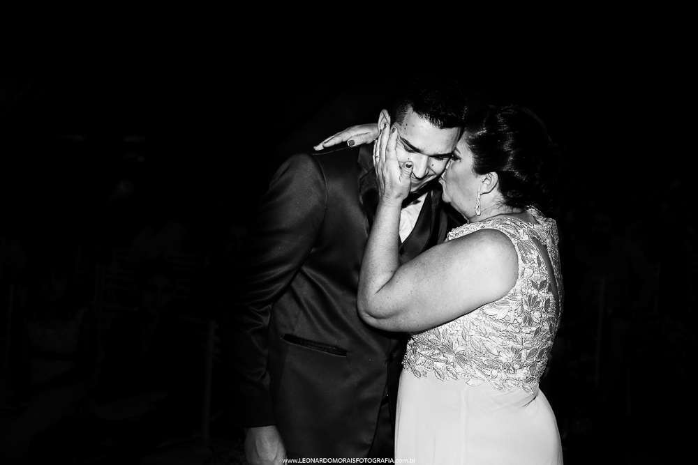 CASAMENTO VINHEDO - CASAMENTO KRATOS - CERIMONIA CRISTÃ - MAE DO NOIVO