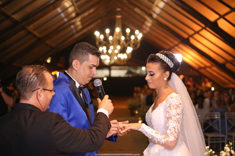 CASAMENTO VINHEDO - CASAMENTO KRATOS - CERIMONIA CRISTÃ - FOTO DAS ALIANÇAS
