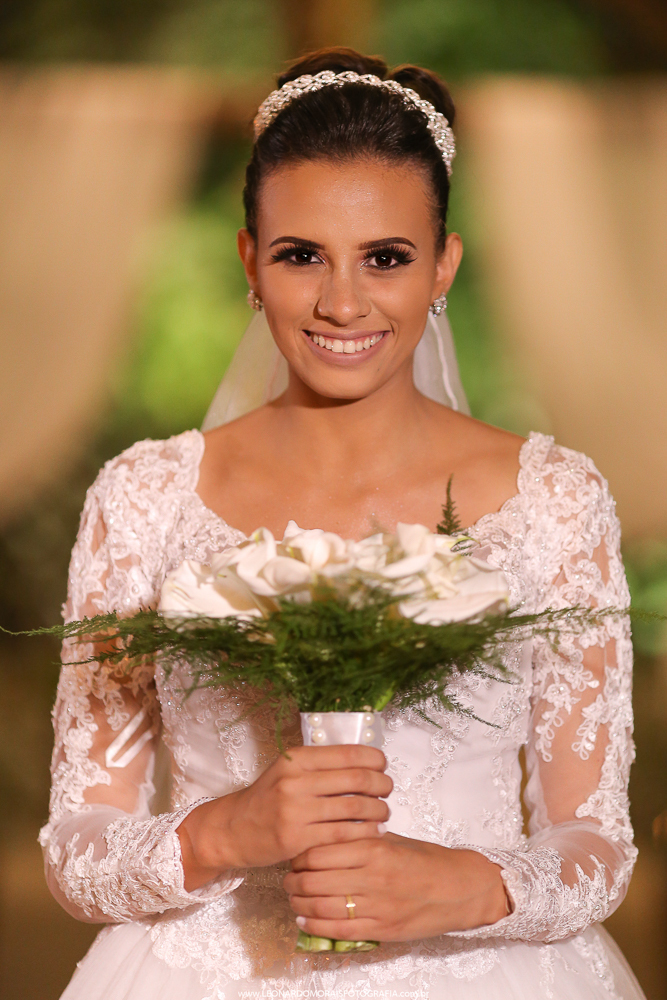 CASAMENTO VINHEDO - CASAMENTO KRATOS - CERIMONIA CRISTÃ - BUQUE DA NOIVA