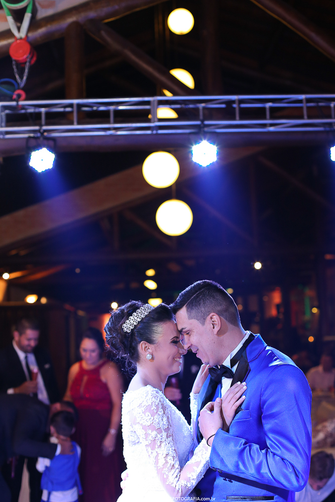 CASAMENTO VINHEDO - CASAMENTO KRATOS - CERIMONIA CRISTÃ - FESTA KRATOS VINHEDO