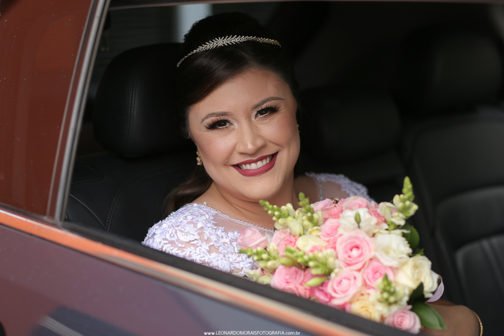 NOIVA NO CARRO - BUQUE DA NOIVA