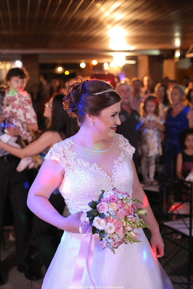FESTA DE CASAMENTO - FOTO DA NOIVA NO CASAMENTO