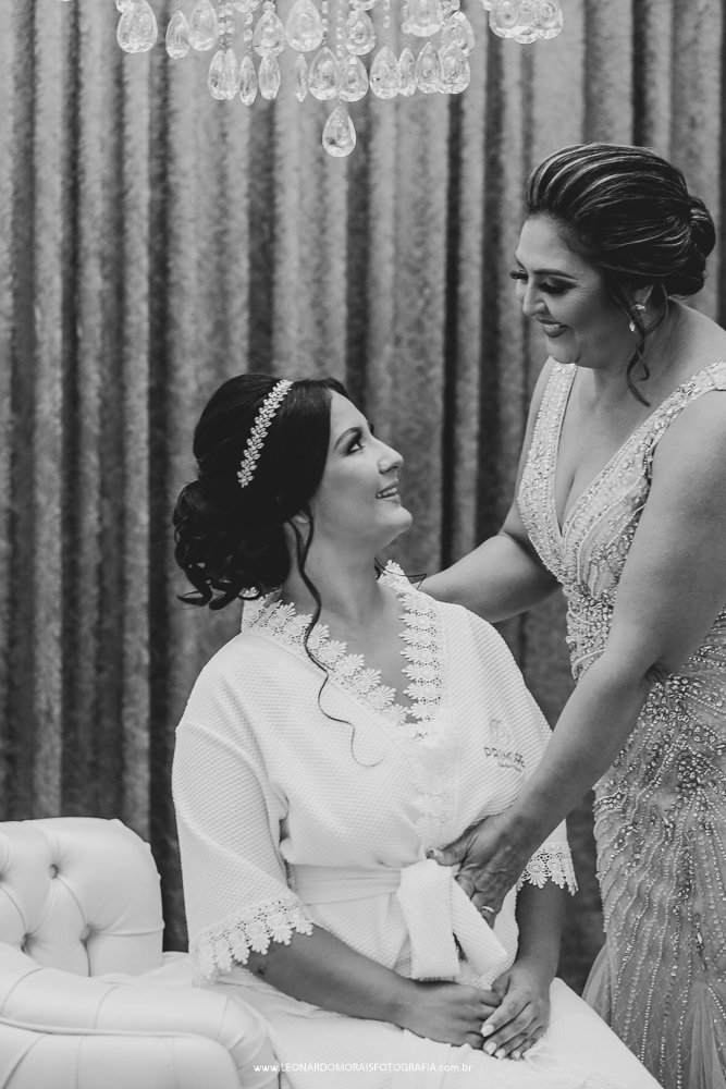 foto-mãe-da-noiva-abençoando