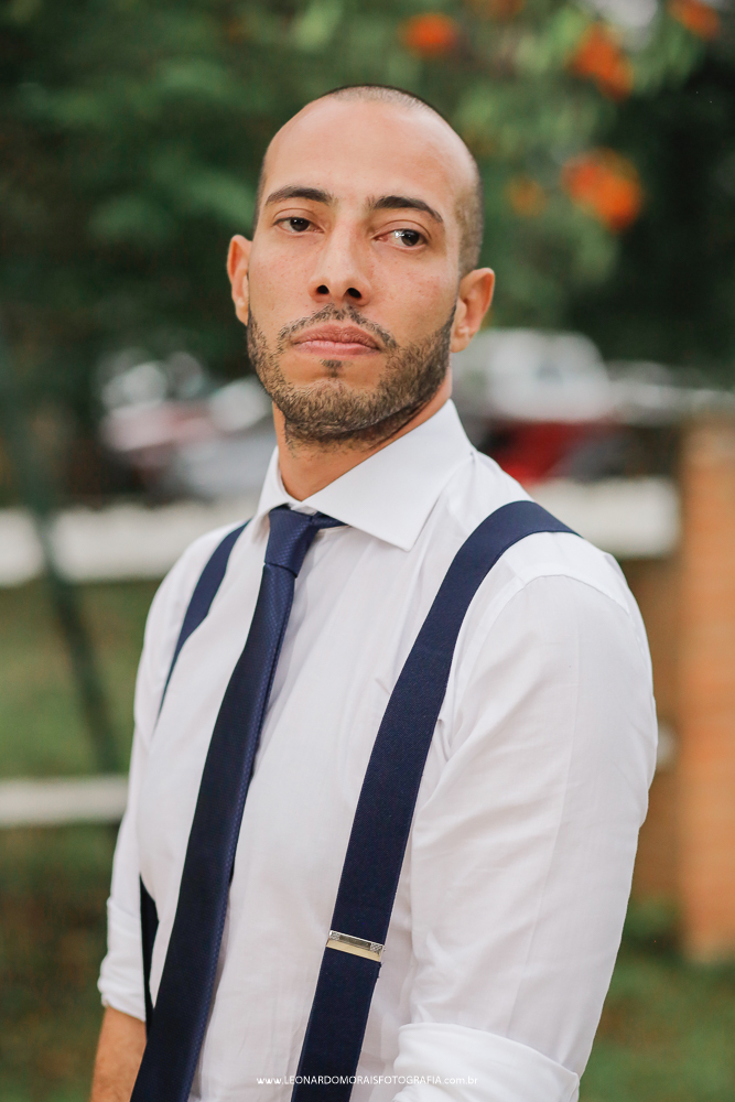 noivo 2021 - noivo valinhos - traje do noivo - entrada do noivo - gravata do noivo - gravata azual do noivo - noivo de suspensório 