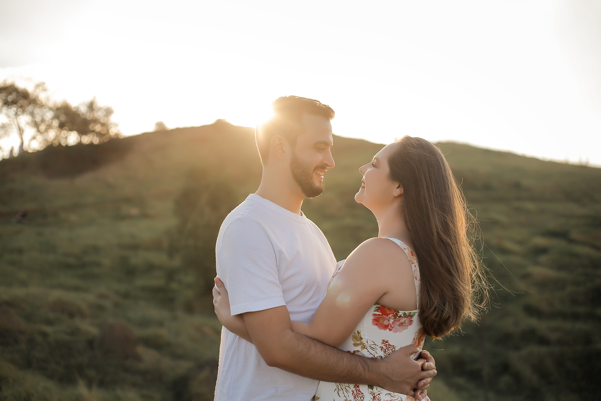pre wedding-morro do capuava - casal - ensaio luz natural