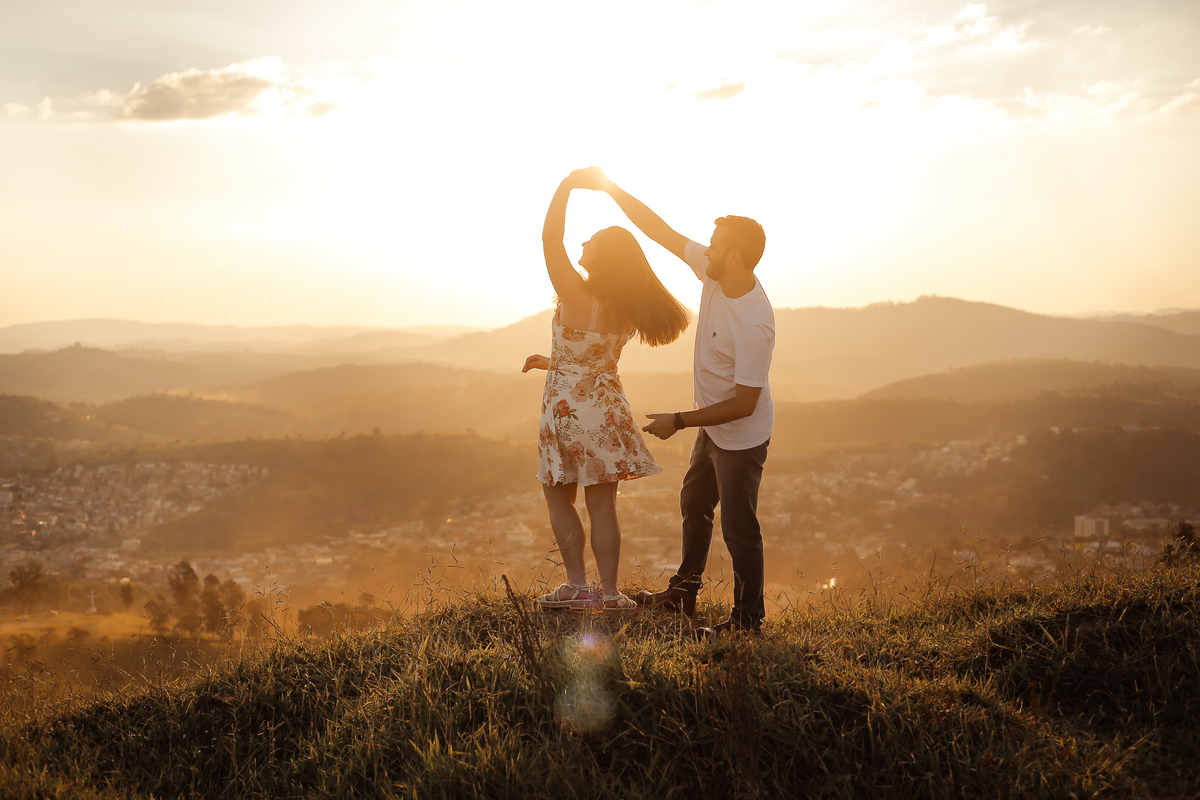 pre wedding-morro do capuava - casal - ensaio luz natural - ensaio casal
