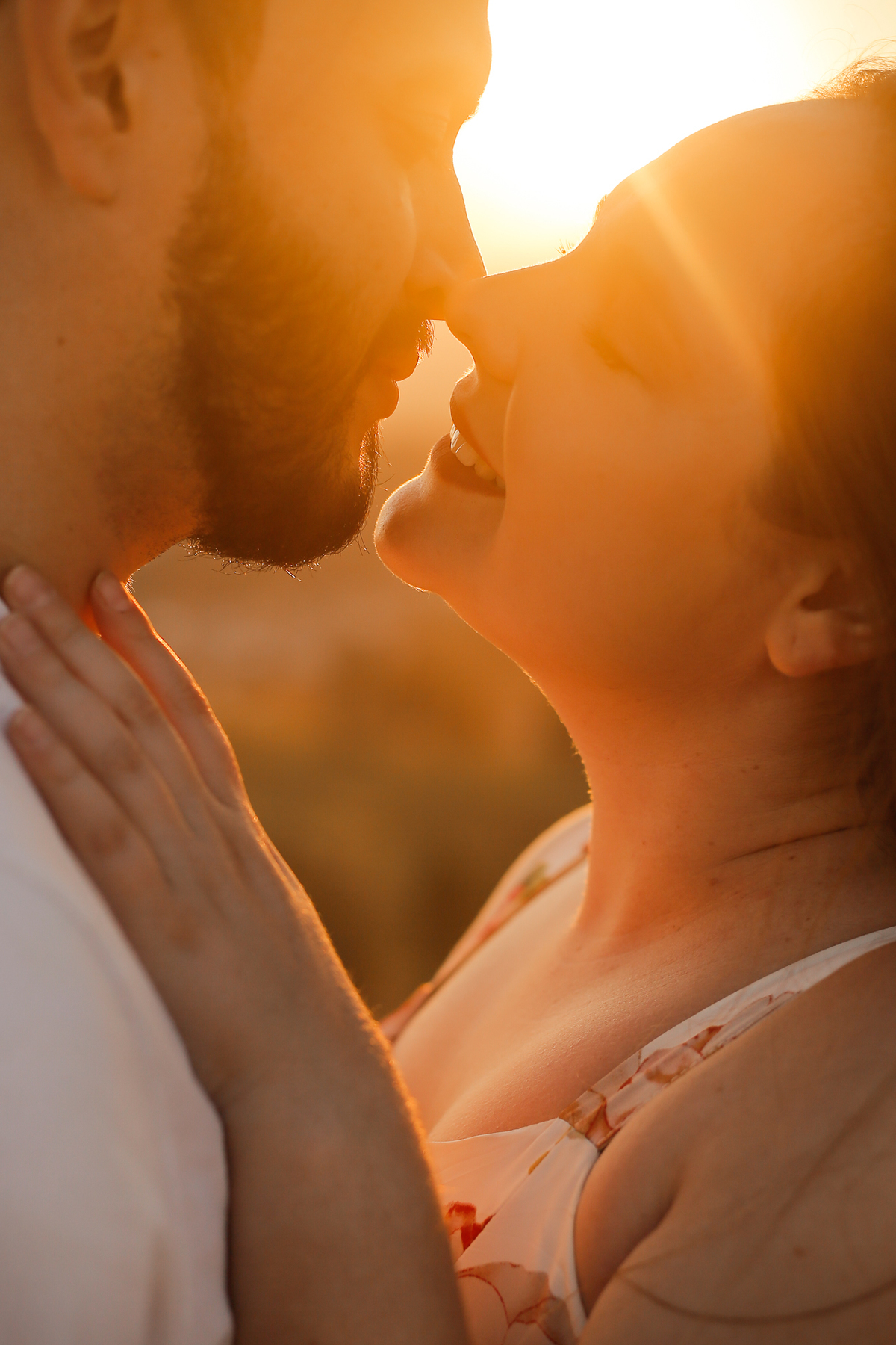 pre wedding- pre wedding morro do capuava - ensaio morro do capuava - ensaio por do sol - silhueta casal 