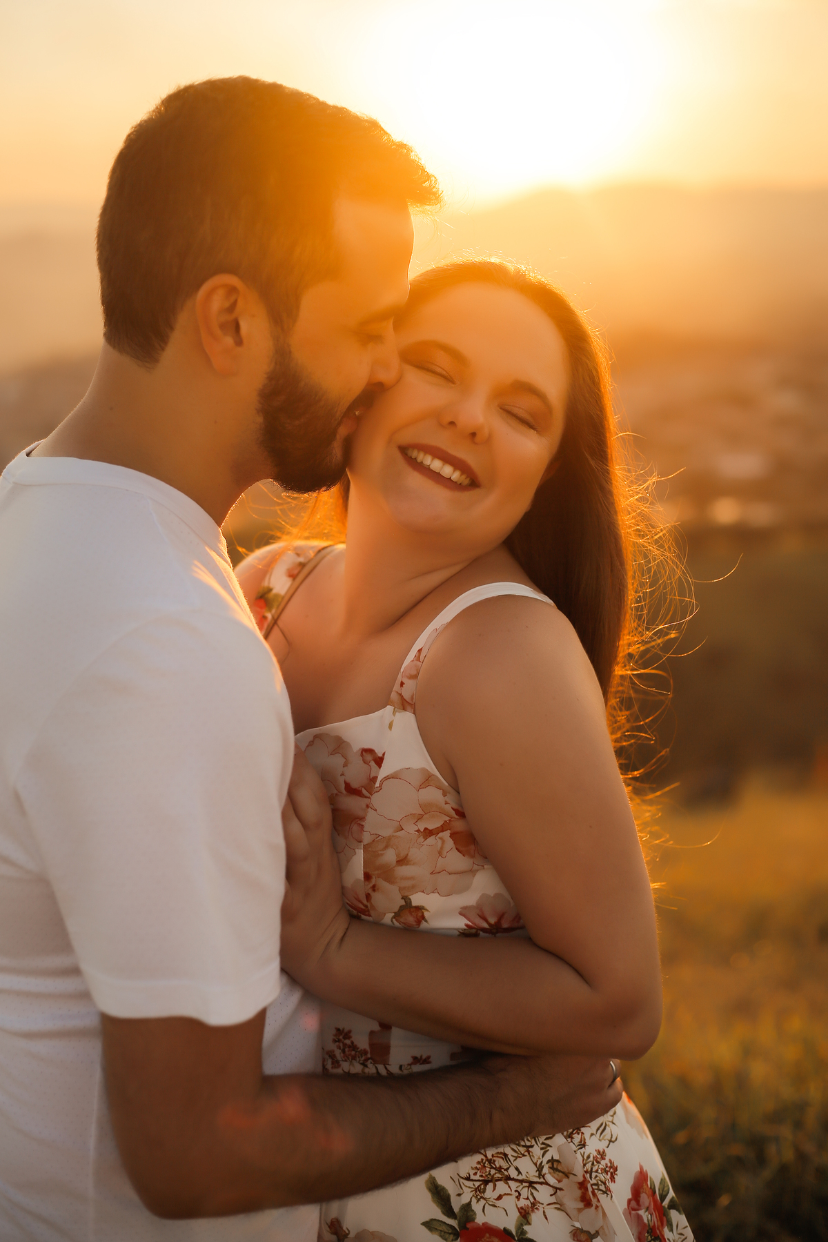 pre wedding- pre wedding morro do capuava - ensaio morro do capuava - ensaio por do sol - silhueta casal 