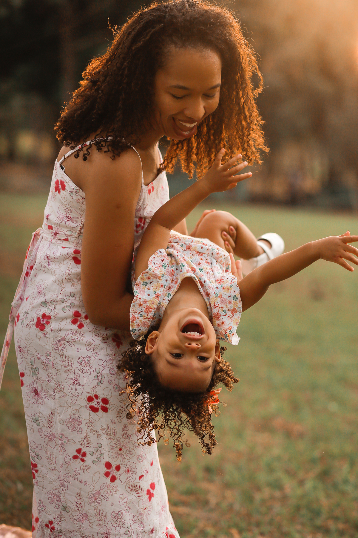 ensaio externo de familia em vinhedo