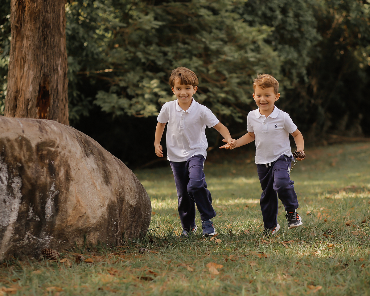 ensaio externo de familia em vinhedo - represa de vinhedo fotos de familia