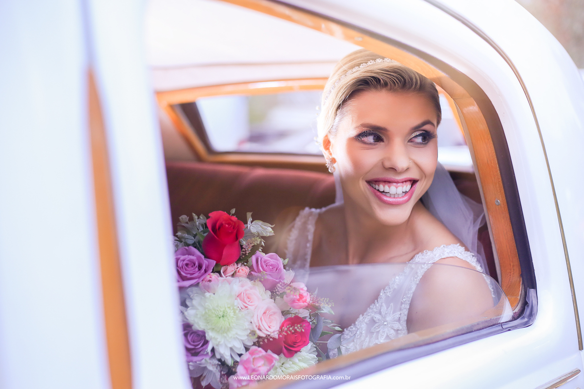 foto-noiva-no-carro