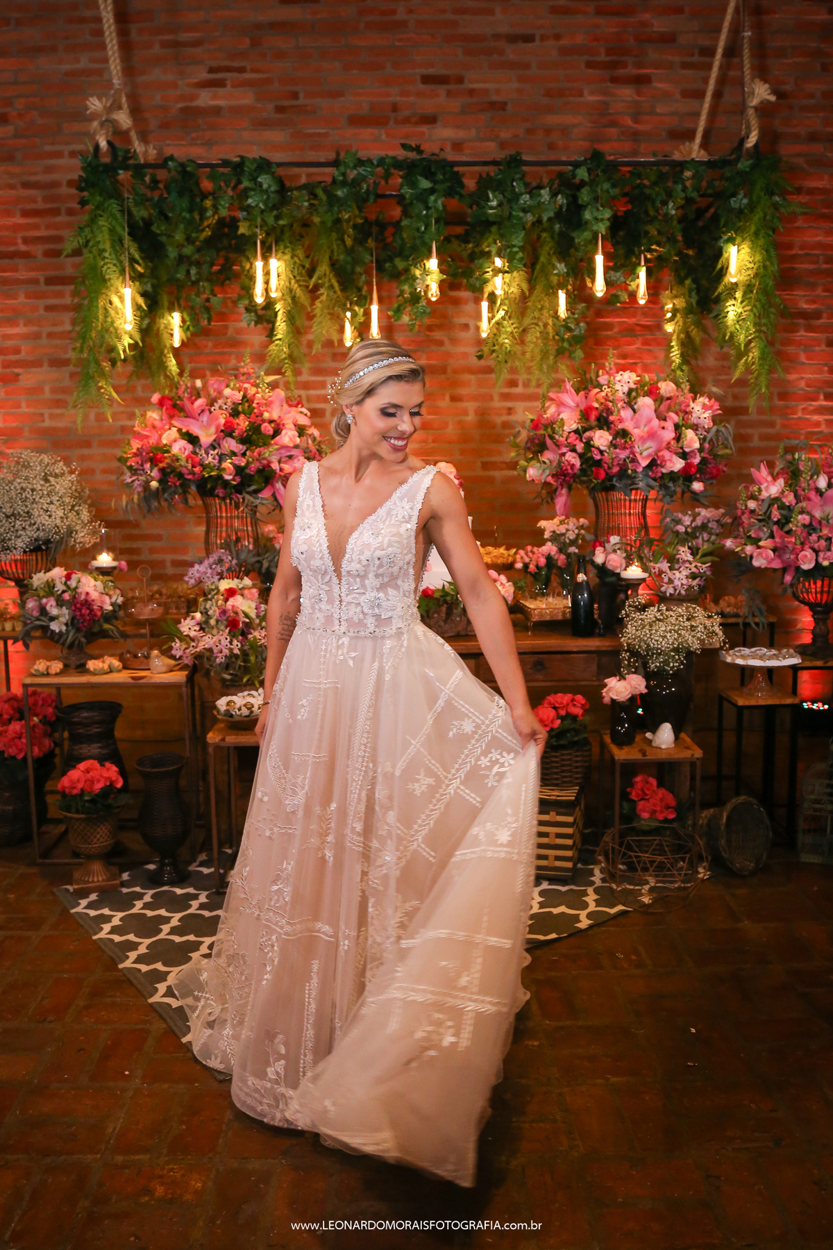 vestido-noiva-mesa-do-bolo