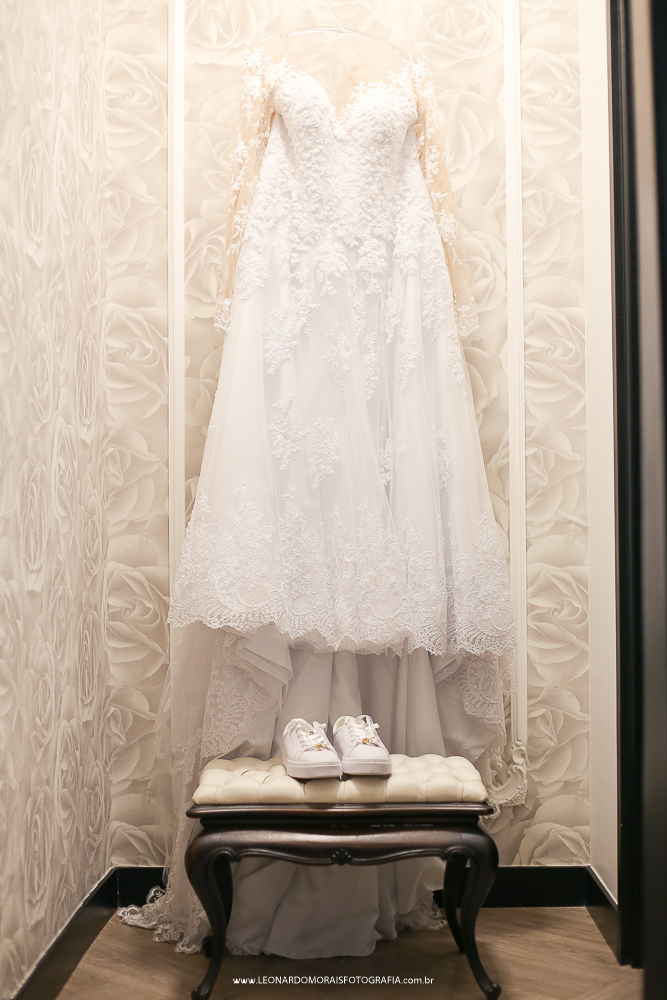 vestido-noiva-casamento-tenis