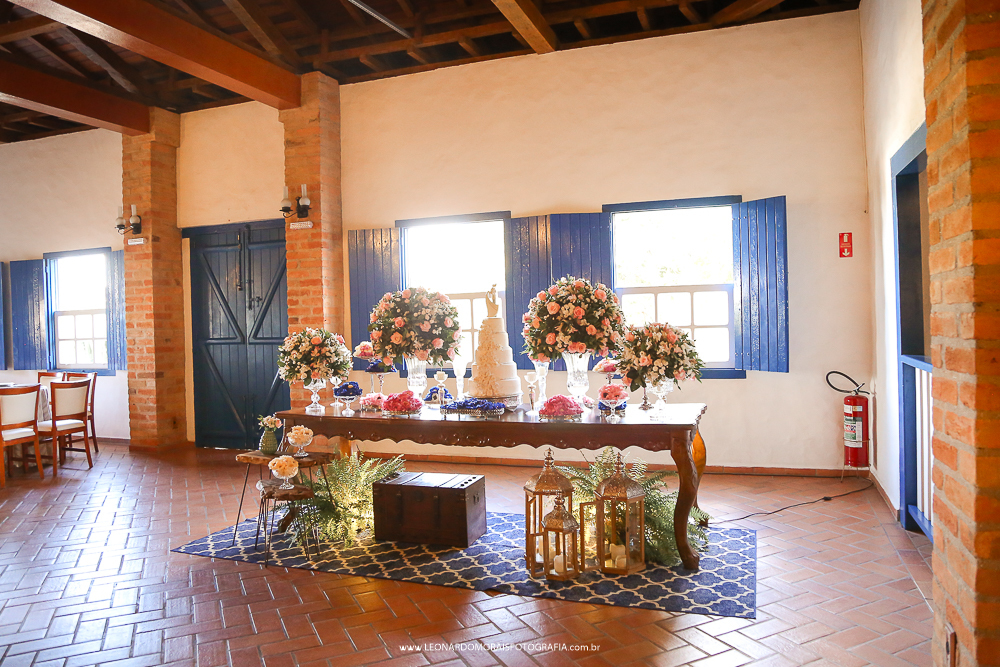 mesa-de-bolo-casamento-vila-bella-eventos