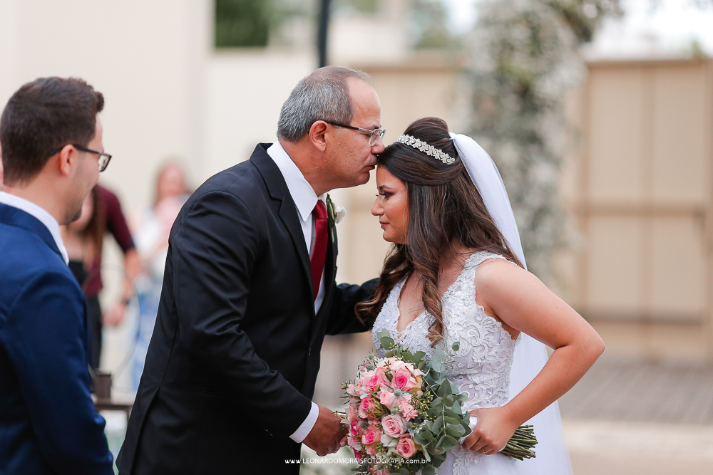 entrada-noiva-com-o-pai