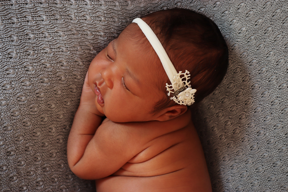 Foto de detalhes, dobrinhas da princesa.
Daiana Lima Fotografias, Santos/SP, sessão Newborn