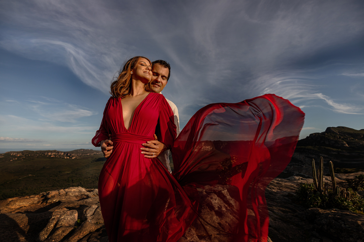 foto com vestido vermelho