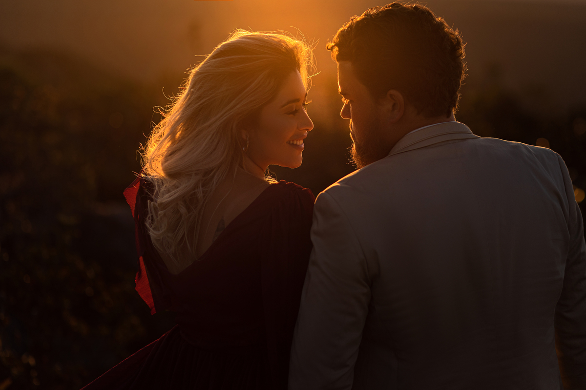 luz de fotografia casal ensaio de casamento 