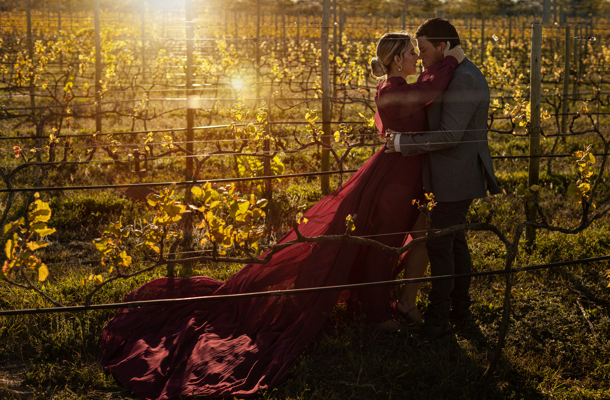 ensaio com vestido vermelho em vinícola na Bahia 