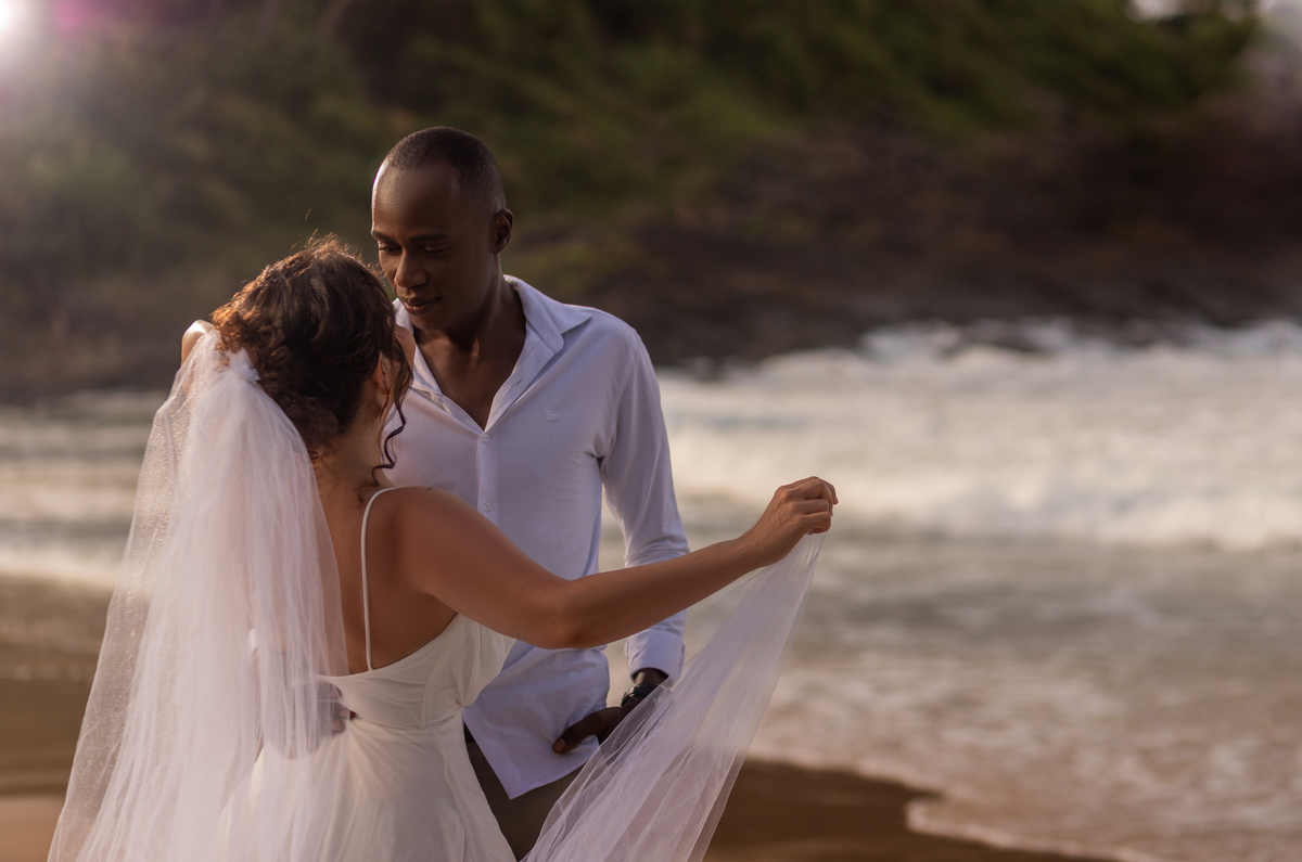 casal fazendo fotos em Bahia com os melhores fotógrafos 