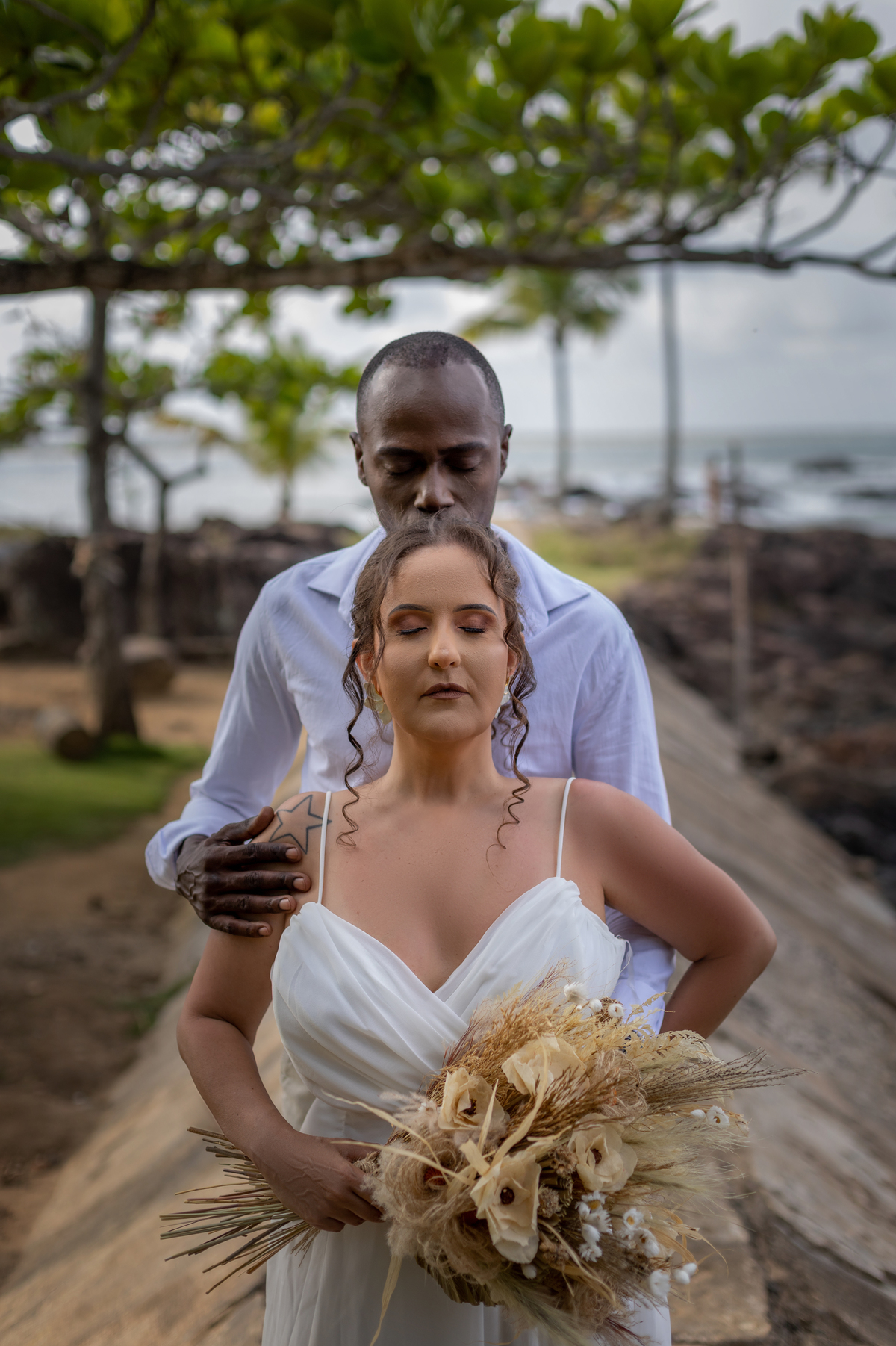 casal fazendo fotos em Bahia com os melhores fotógrafos 