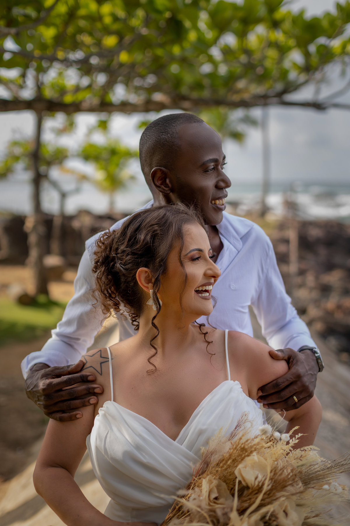 casal fazendo fotos em Bahia com os melhores fotógrafos 