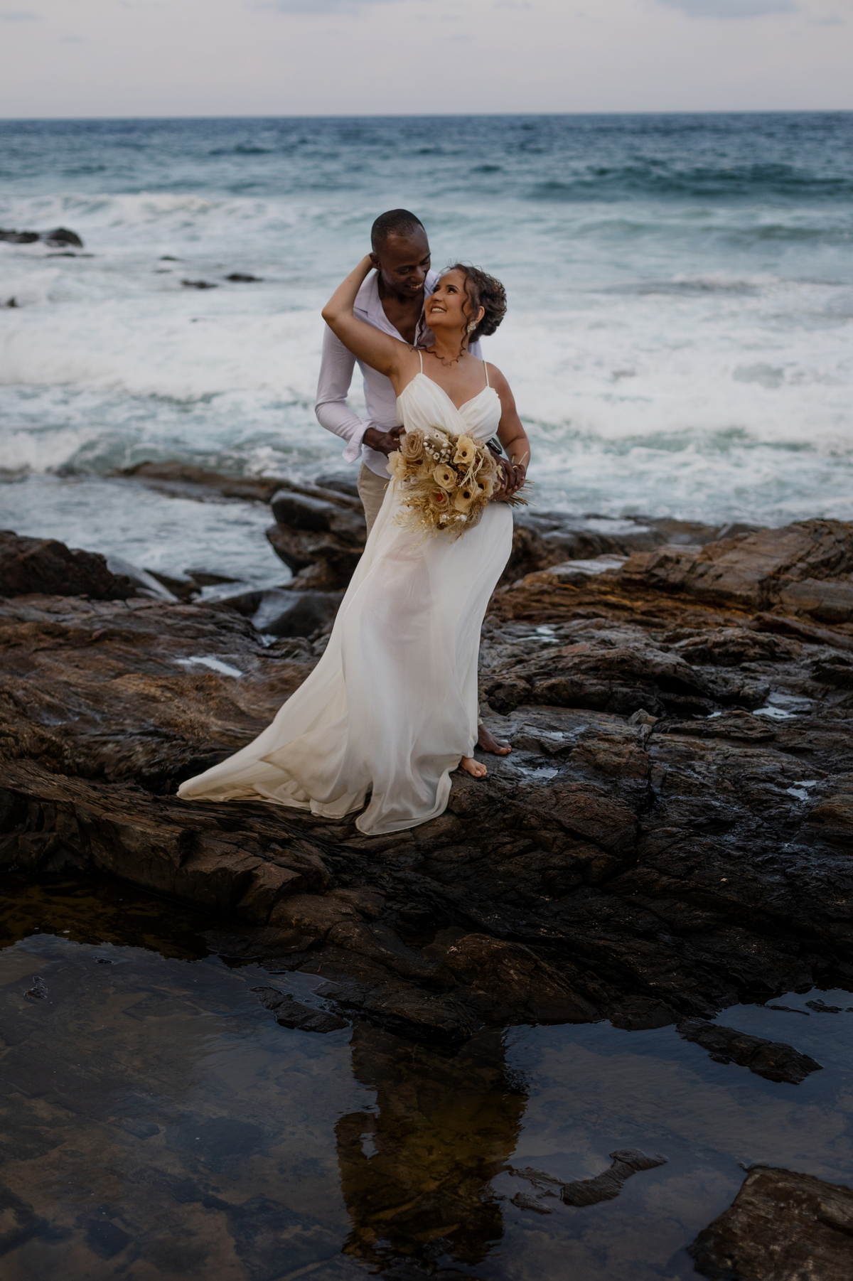 casal fazendo fotos em Bahia com os melhores fotógrafos 