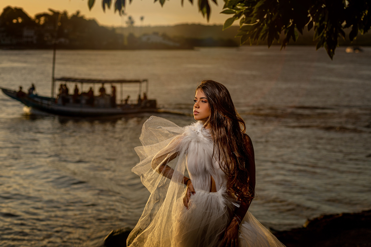 foto com barco em ensaio de 15 anos Itacaré 