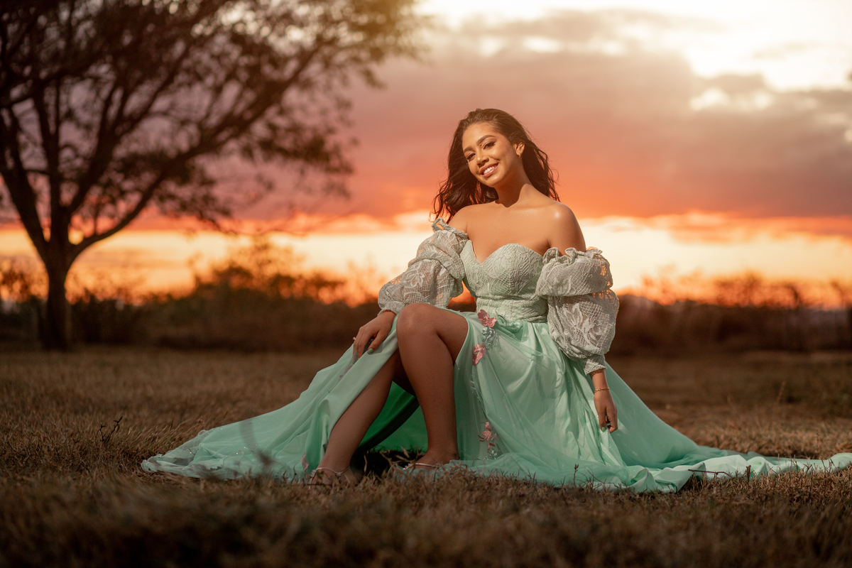 foto de pôr do sol na Bahia com vestido lindo