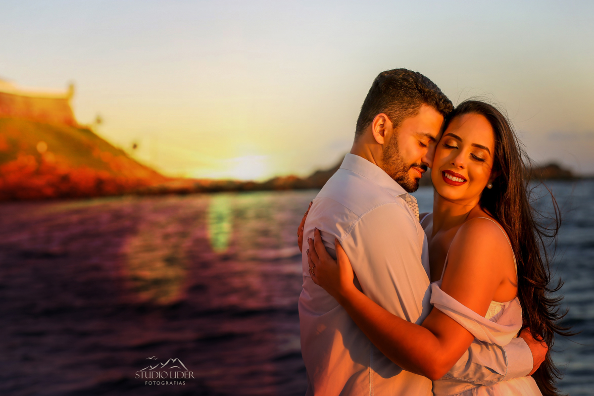 por do sol com casal 