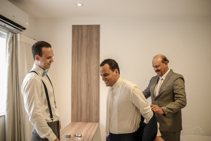 Fotografo em salvador 
Fotografo em Jequié 
Melhor fotografo de casamentos
Fotografo de casamentos 
Casamento na praia Ensaio casal making of noivo