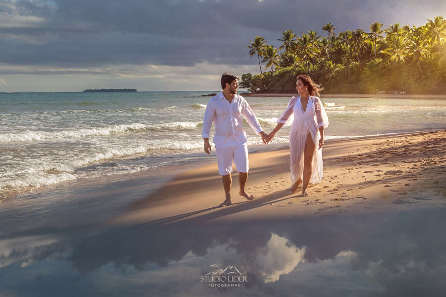 casamento, noiva feliz fotos de drone de casal 