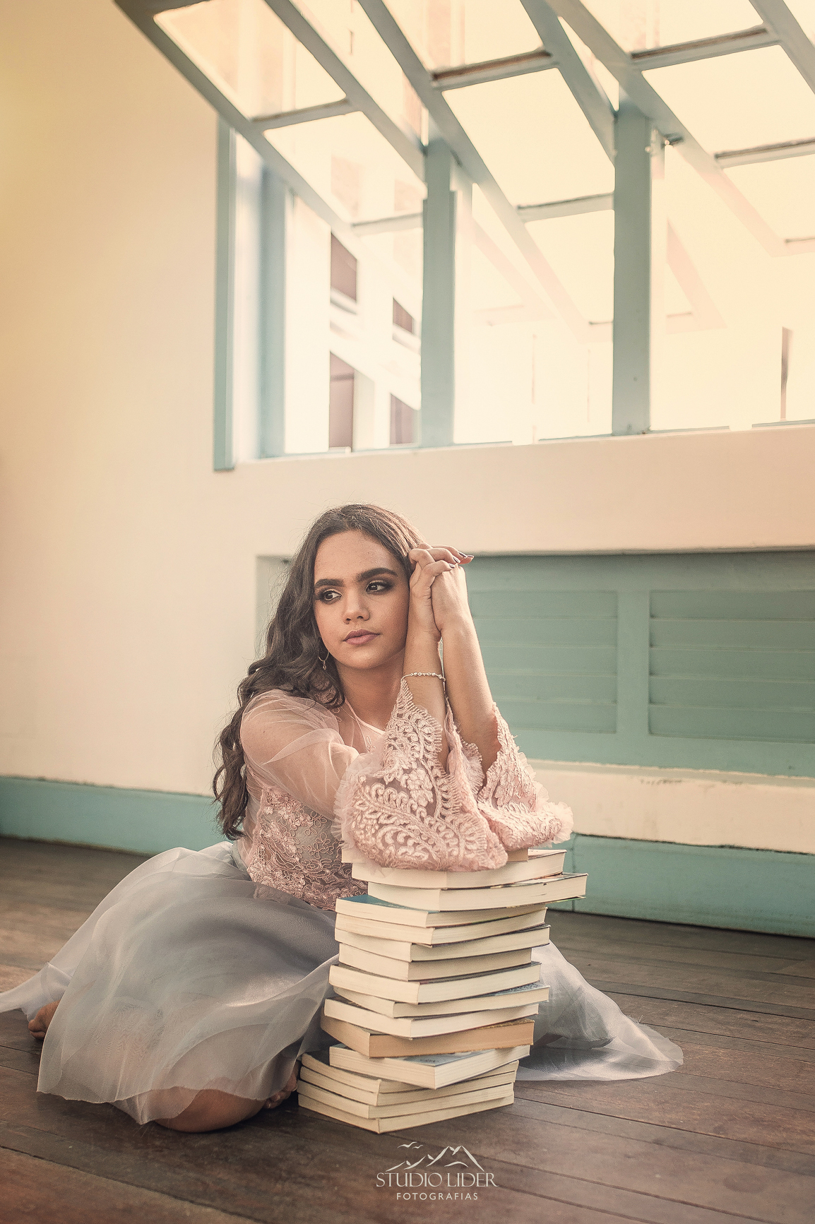 Fotos de ensaio 15 anos 
Vestido branco debutante 
Menina vestido branco 
Debutante JequiÃ© 
 VitÃ³ria da Conquista
Debutante Jaguaquara
Ensaio 15 anos 
Ensaio debutante 
Ensaio 15 anos 