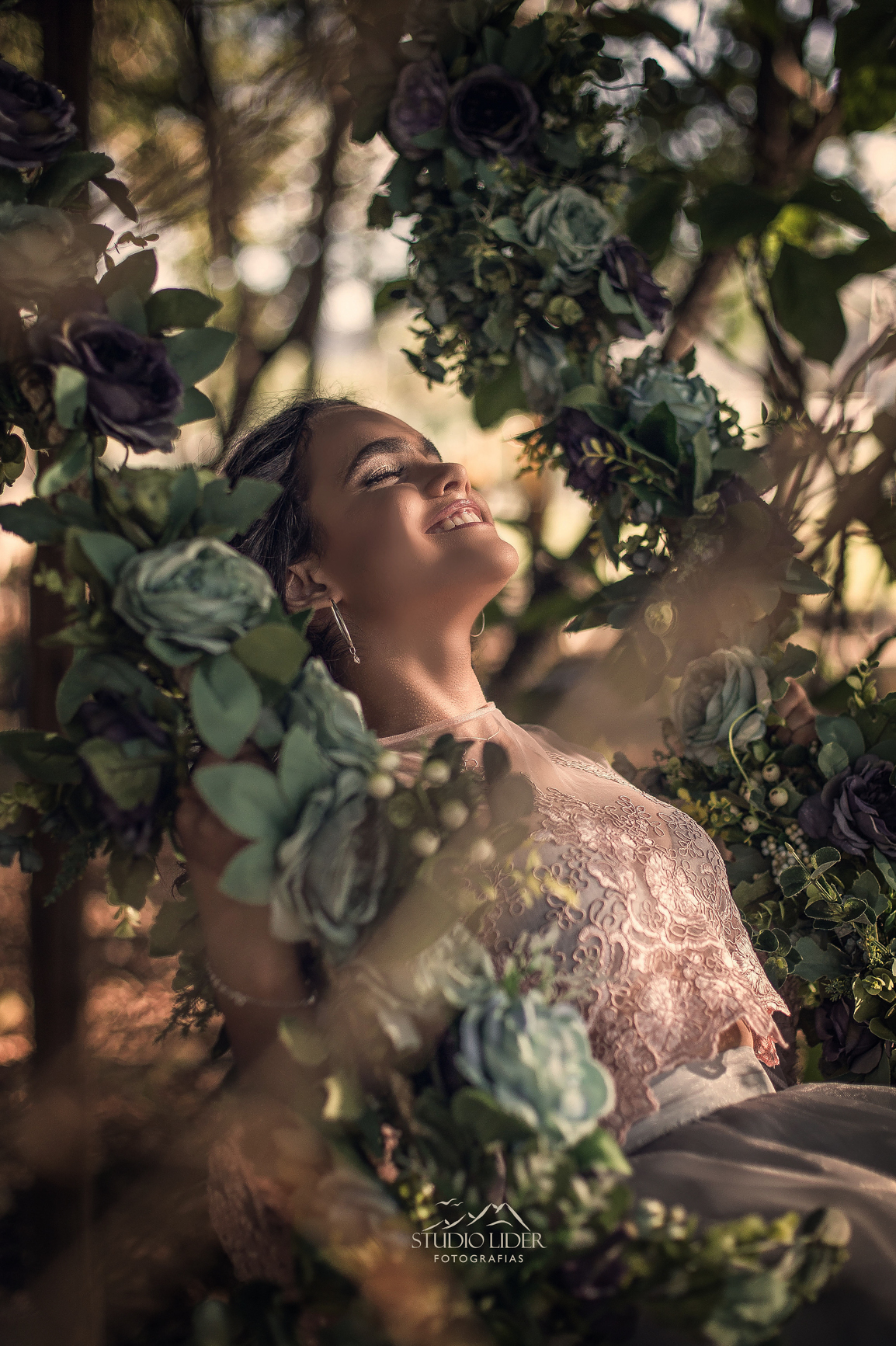 Fotos de ensaio 15 anos 
Vestido branco debutante 
Menina vestido branco 
Debutante JequiÃ© 
 VitÃ³ria da Conquista
Debutante Jaguaquara
Ensaio 15 anos 
Ensaio debutante 
Ensaio 15 anos 