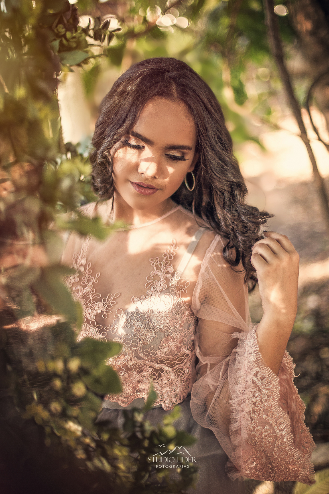 Fotos de ensaio 15 anos 
Vestido branco debutante 
Menina vestido branco 
Debutante JequiÃ© 
 VitÃ³ria da Conquista
Debutante Jaguaquara
Ensaio 15 anos 
Ensaio debutante 
Ensaio 15 anos 