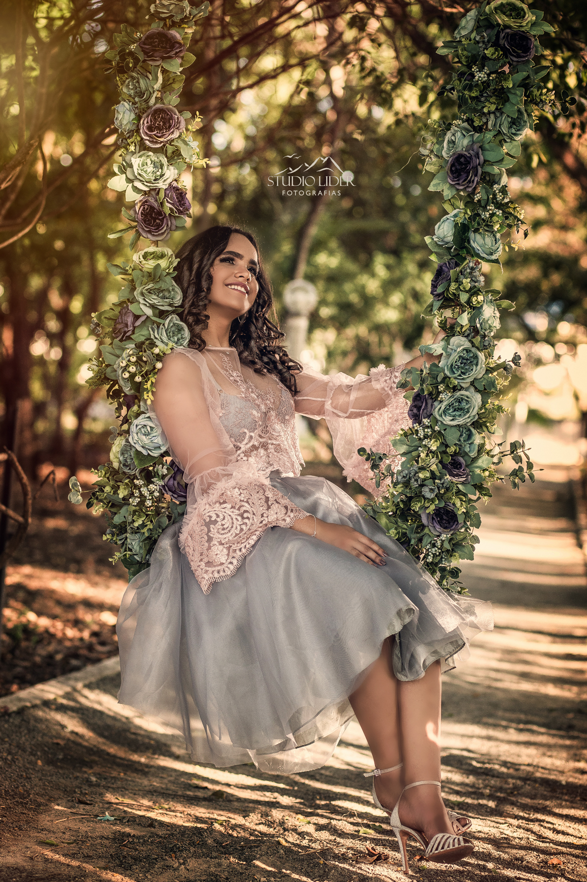 Fotos de ensaio 15 anos 
Vestido branco debutante 
Menina vestido branco 
Debutante JequiÃ© 
 VitÃ³ria da Conquista
Debutante Jaguaquara
Ensaio 15 anos 
Ensaio debutante 
Ensaio 15 anos 