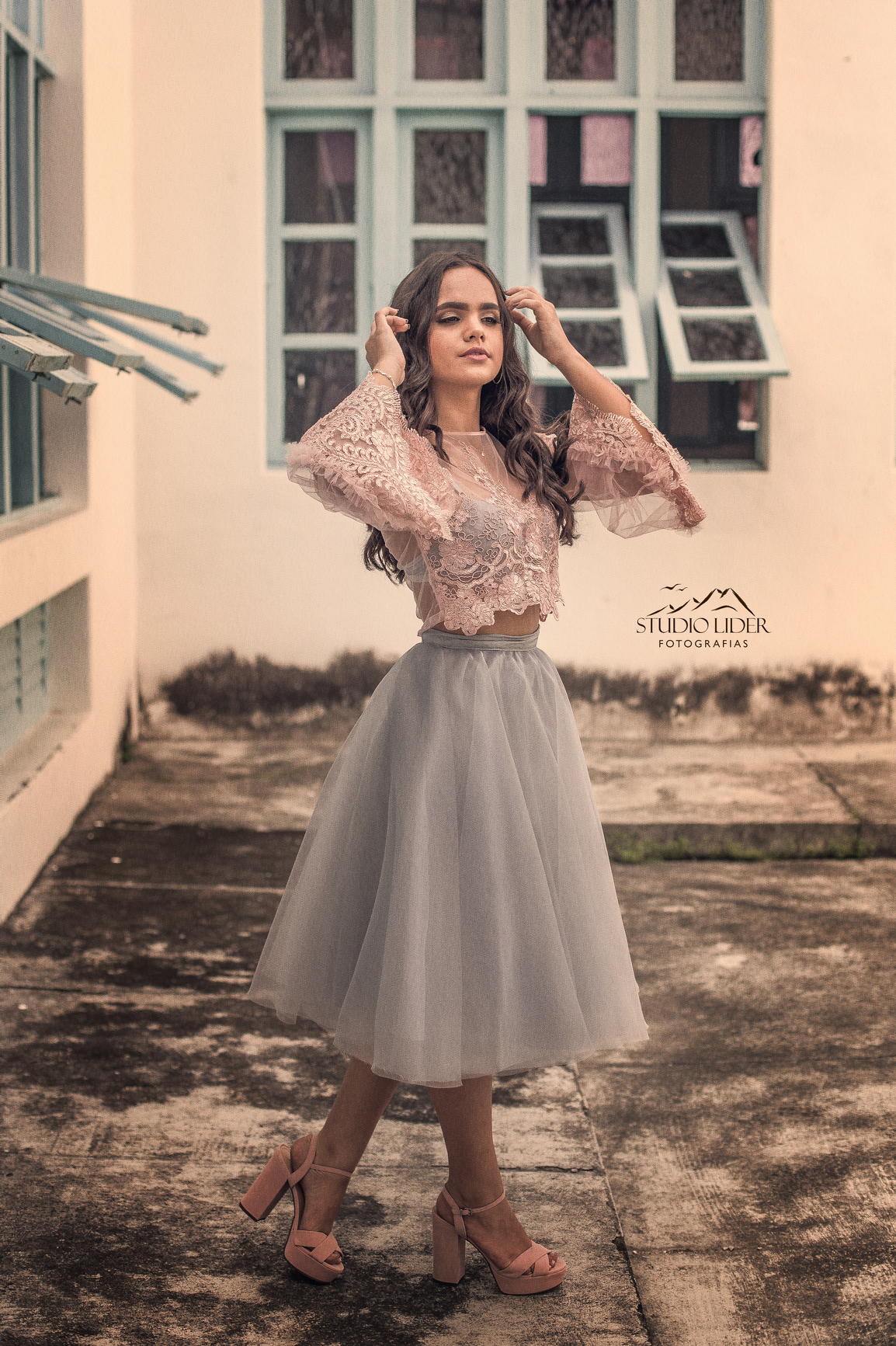 Fotos de ensaio 15 anos 
Vestido branco debutante 
Menina vestido branco 
Debutante JequiÃ© 
 VitÃ³ria da Conquista
Debutante Jaguaquara
Ensaio 15 anos 
Ensaio debutante 
Ensaio 15 anos 