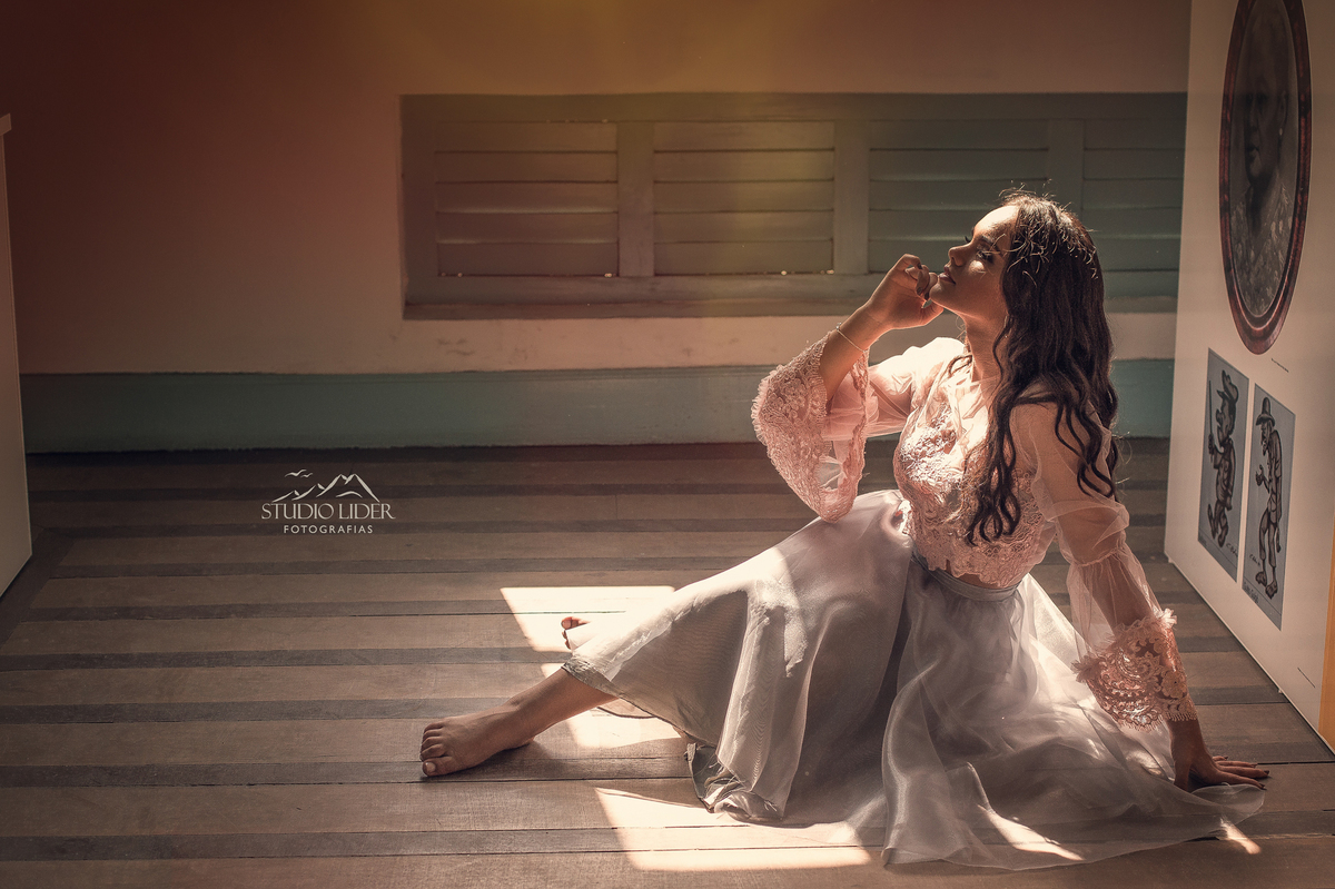 Fotos de ensaio 15 anos 
Vestido branco debutante 
Menina vestido branco 
Debutante JequiÃ© 
 VitÃ³ria da Conquista
Debutante Jaguaquara
Ensaio 15 anos 
Ensaio debutante 
Ensaio 15 anos 