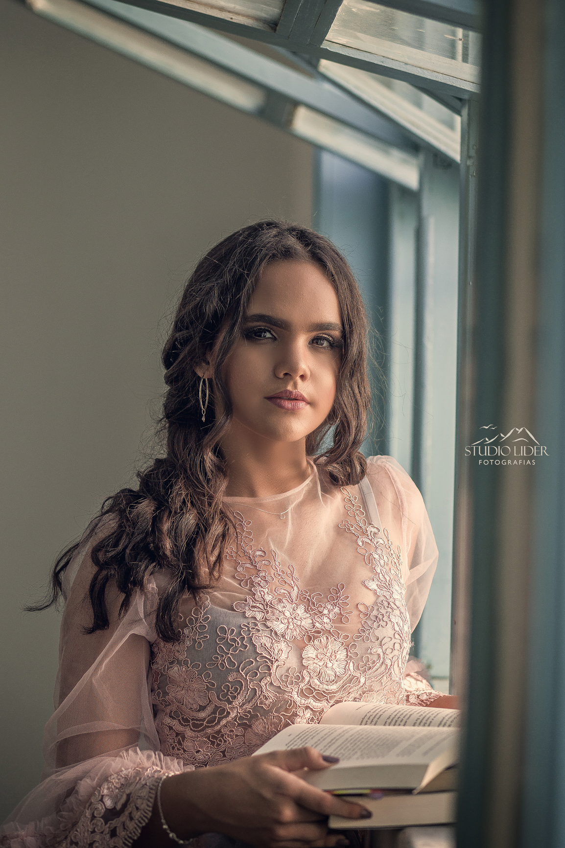 Fotos de ensaio 15 anos 
Vestido branco debutante 
Menina vestido branco 
Debutante JequiÃ© 
 VitÃ³ria da Conquista
Debutante Jaguaquara
Ensaio 15 anos 
Ensaio debutante 
Ensaio 15 anos 
